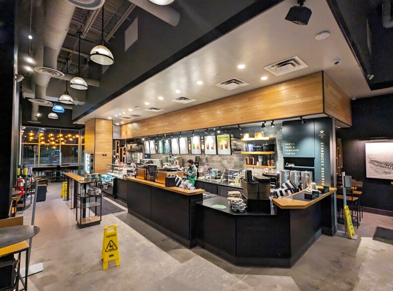 4205-4245 W Colfax Ave, Denver, CO à louer - Photo du bâtiment - Image 3 de 3