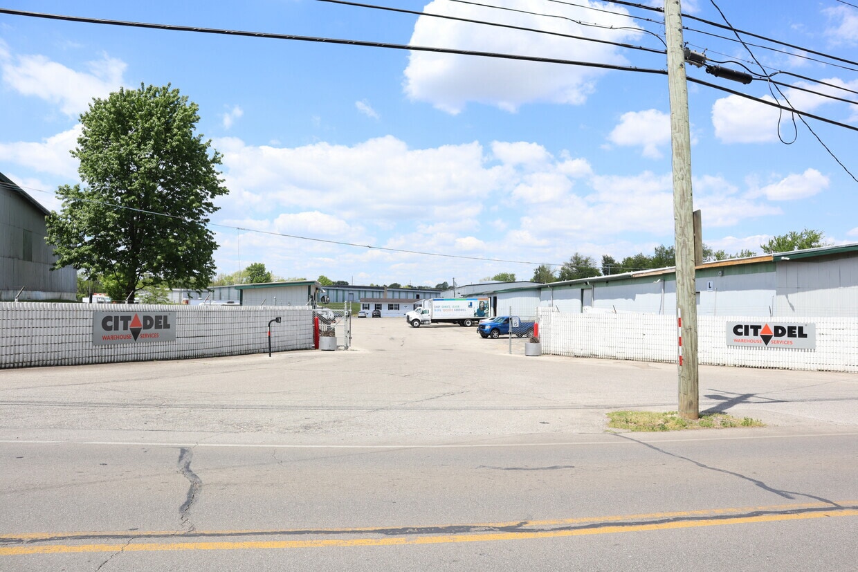 251 Price Rd, Lexington, KY for lease Building Photo- Image 1 of 4