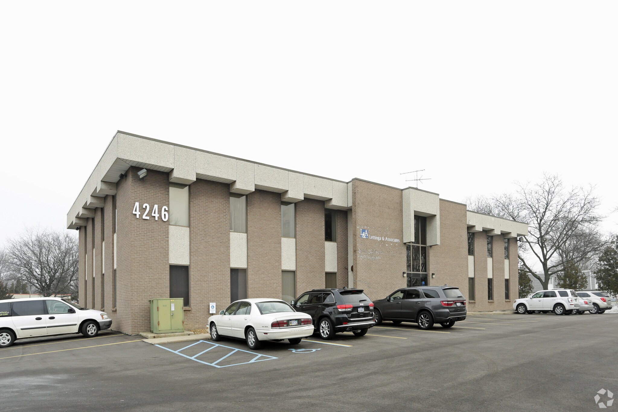 4246 Kalamazoo Ave SE, Grand Rapids, MI for lease Primary Photo- Image 1 of 4