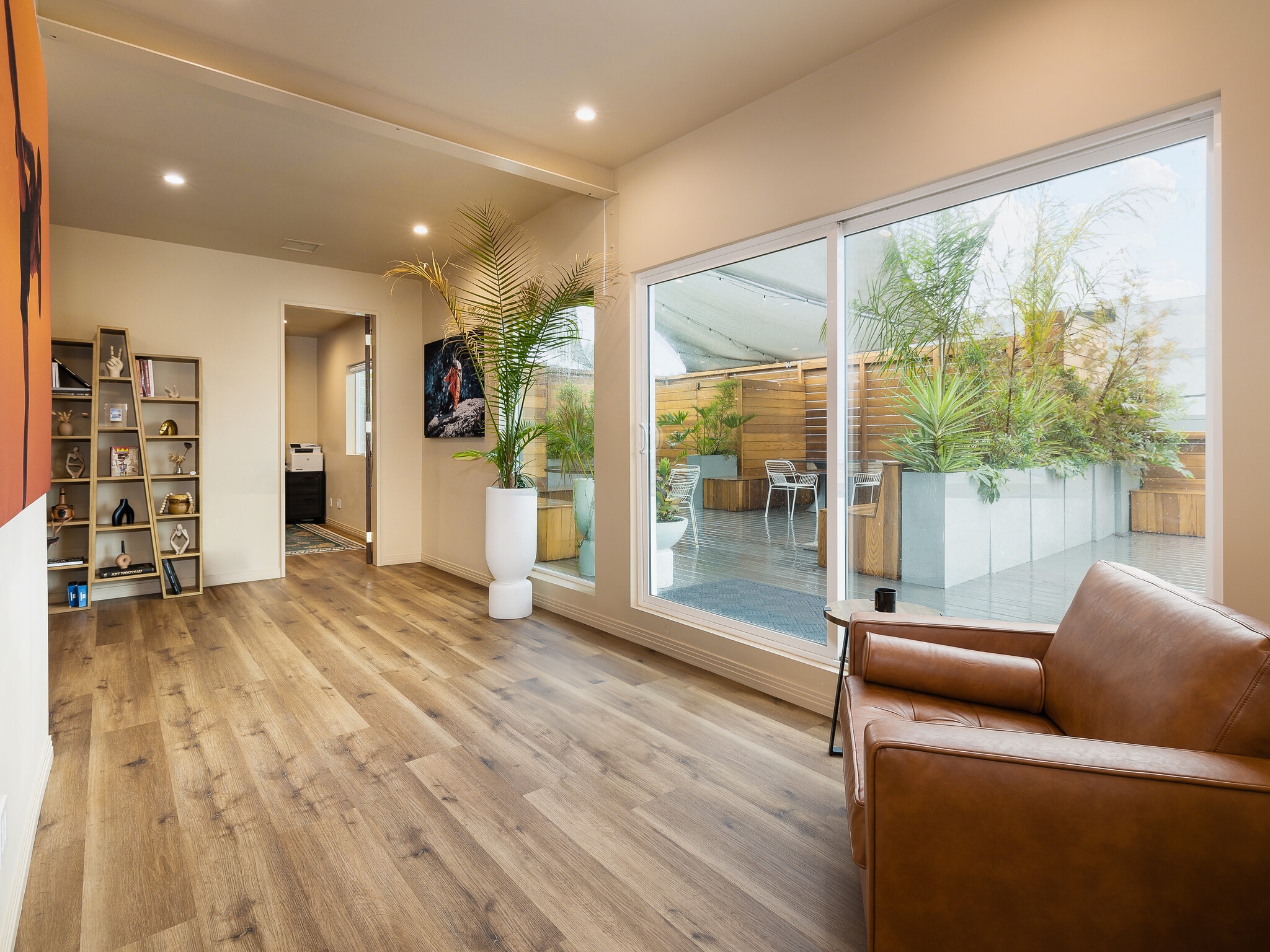 124 Center St, El Segundo, CA for lease Primary Photo- Image 1 of 34