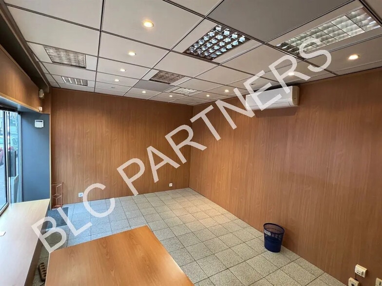 Office in Suresnes for sale - Interior Photo - Image 3 of 7