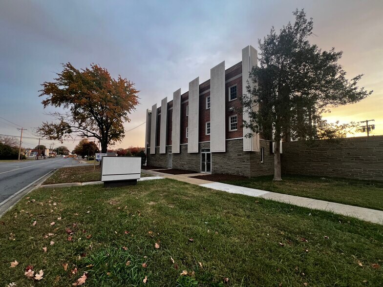 3220 Old Washington Rd, Waldorf, MD à louer - Photo du bâtiment - Image 2 de 7