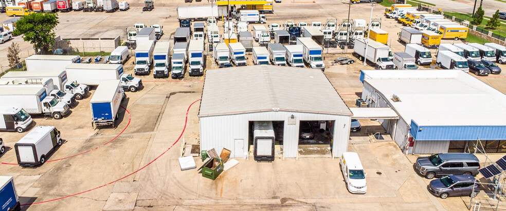 3212 E Abram St, Arlington, TX for lease - Building Photo - Image 2 of 7