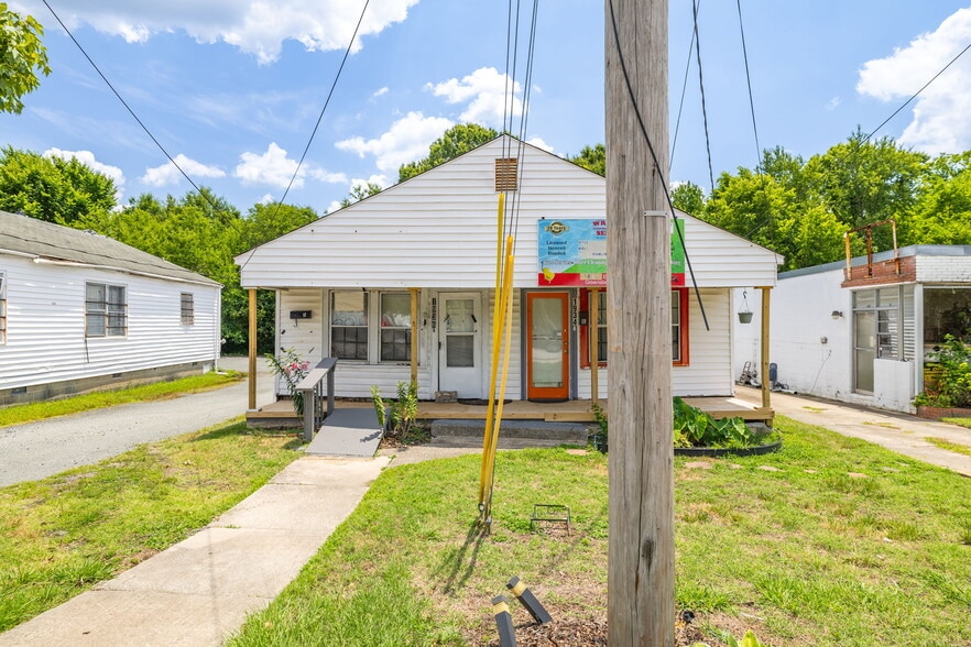 1934 E Market St, Greensboro, NC for sale - Building Photo - Image 2 of 10