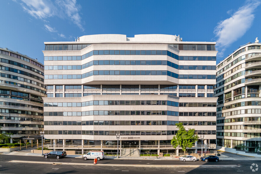 2600 Virginia Ave NW, Washington, DC à louer - Photo du bâtiment - Image 2 de 19