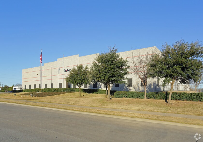 220 Airport Dr, Mansfield, TX à louer - Photo du bâtiment - Image 2 de 9
