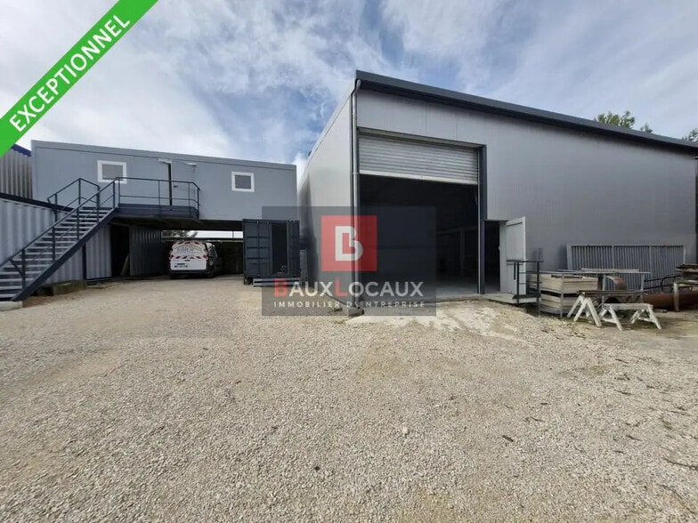 Office in Martigues for lease - Primary Photo - Image 1 of 9