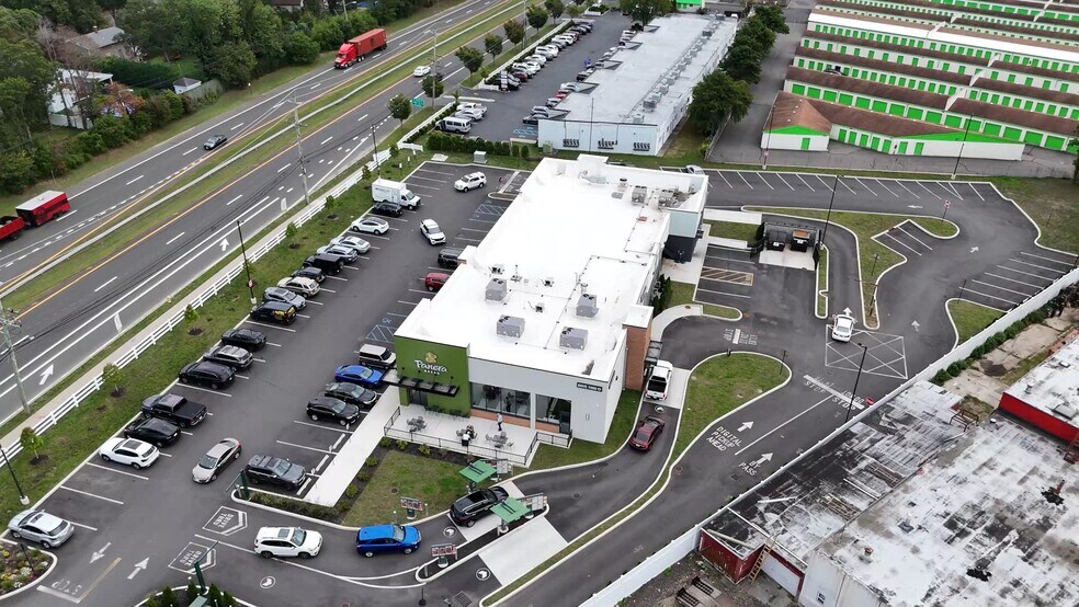 1900 Veterans Memorial Hwy, Islandia, NY à louer - Vidéo sur l’inscription commerciale - Image 3 de 14