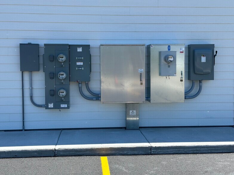 3810 Calumet Ave, Manitowoc, WI à vendre - Photo du bâtiment - Image 3 de 4