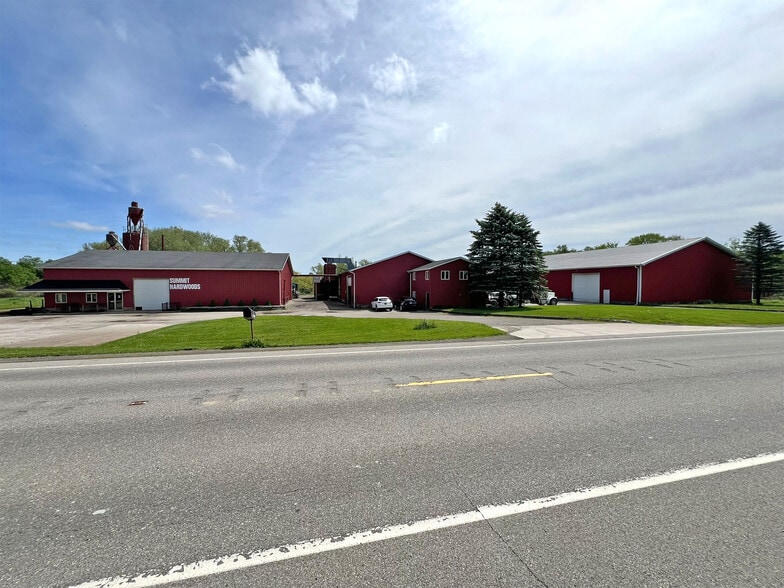 9711 Perry Hwy, Waterford, PA à vendre - Photo du bâtiment - Image 1 de 52
