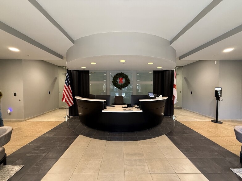 200 Carillon Pkwy, Saint Petersburg, FL for lease - Building Photo - Image 2 of 18