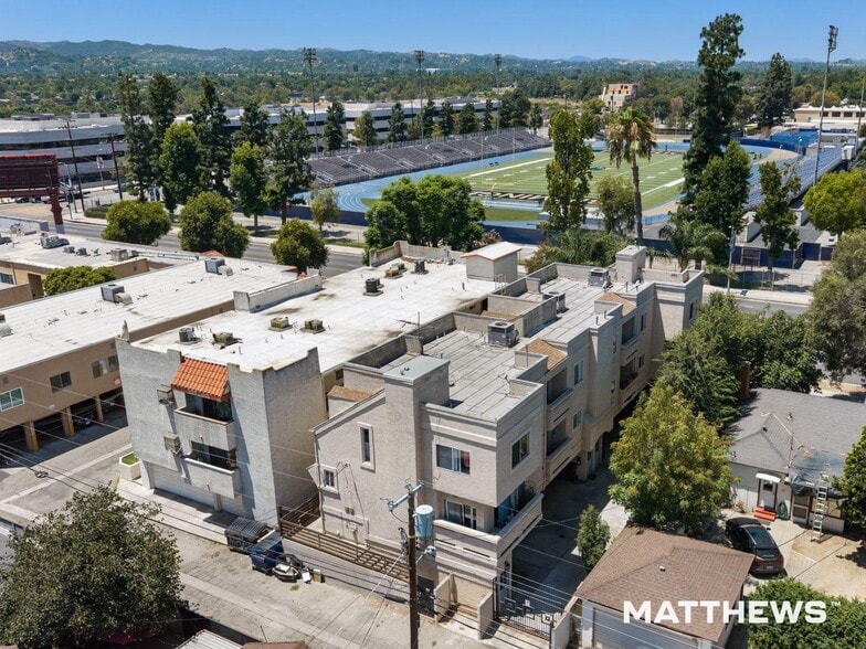 6440 Balboa Blvd, Van Nuys, CA for sale - Building Photo - Image 2 of 3