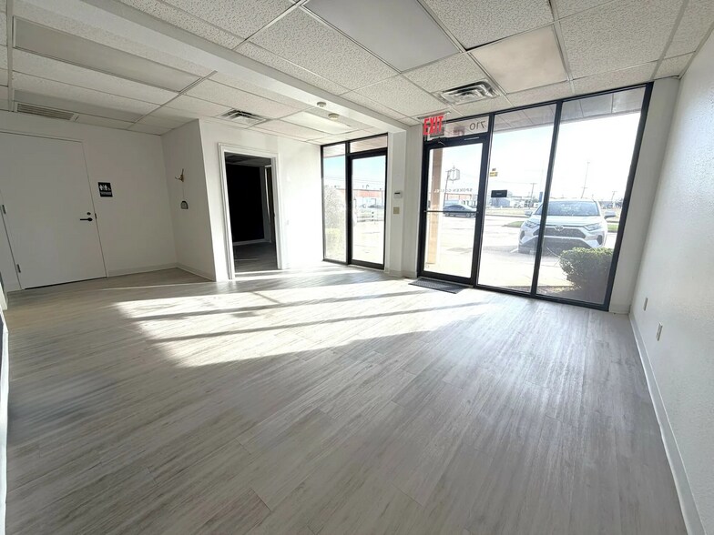 710 W Wilshire Blvd, Oklahoma City, OK à louer - Photo intérieure - Image 3 de 8
