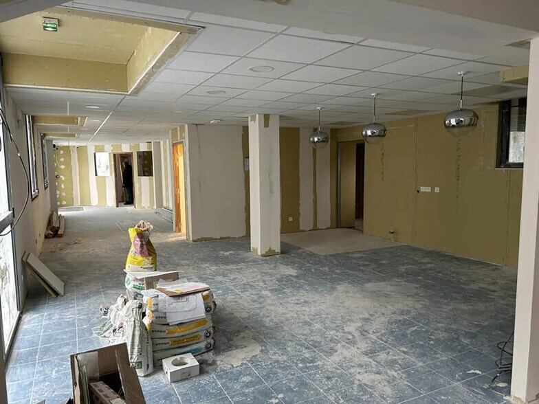 Office in Rennes for lease - Interior Photo - Image 3 of 12