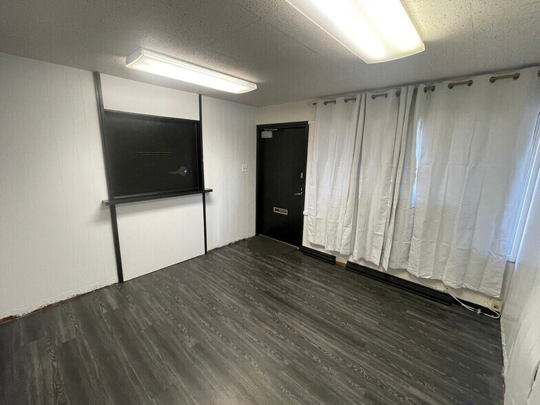 1200 N Ventura Rd, Oxnard, CA for lease - Building Photo - Image 2 of 12