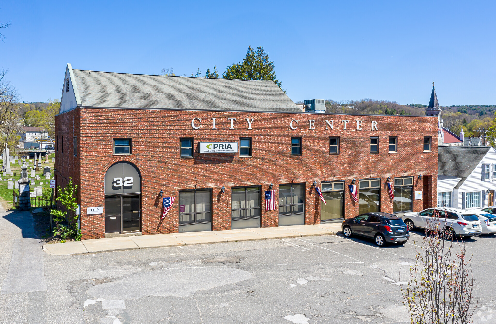 32 City Hall Ave, Torrington, CT à vendre Photo principale- Image 1 de 1