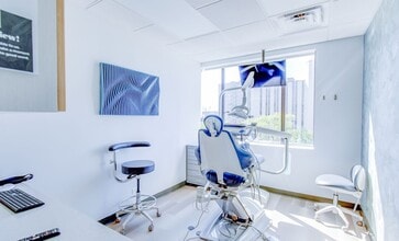 2551 N Clark St, Chicago, IL for lease Interior Photo- Image 2 of 6