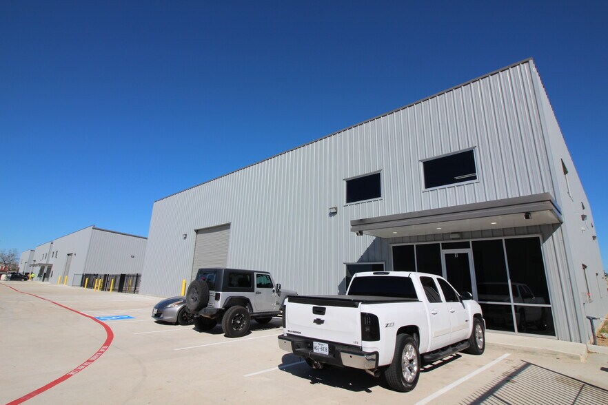 6702 Theall Rd, Houston, TX à vendre - Photo du bâtiment - Image 2 de 15
