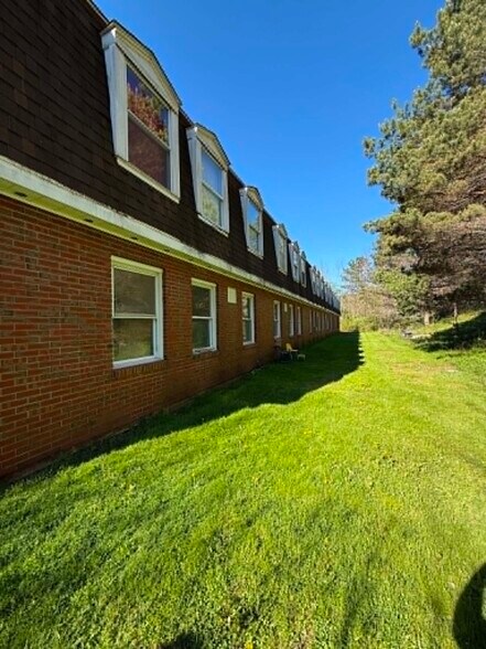 190 Grandview Apartments Rd, Grand Gorge, NY à vendre - Photo du bâtiment - Image 2 de 28