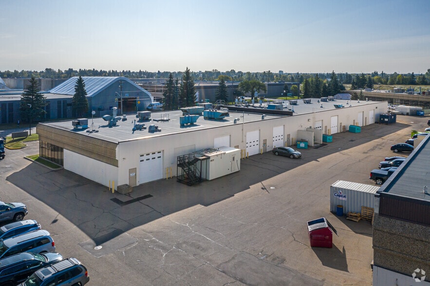 4934-4954 89 St NW, Edmonton, AB à louer - Photo du bâtiment - Image 2 de 4