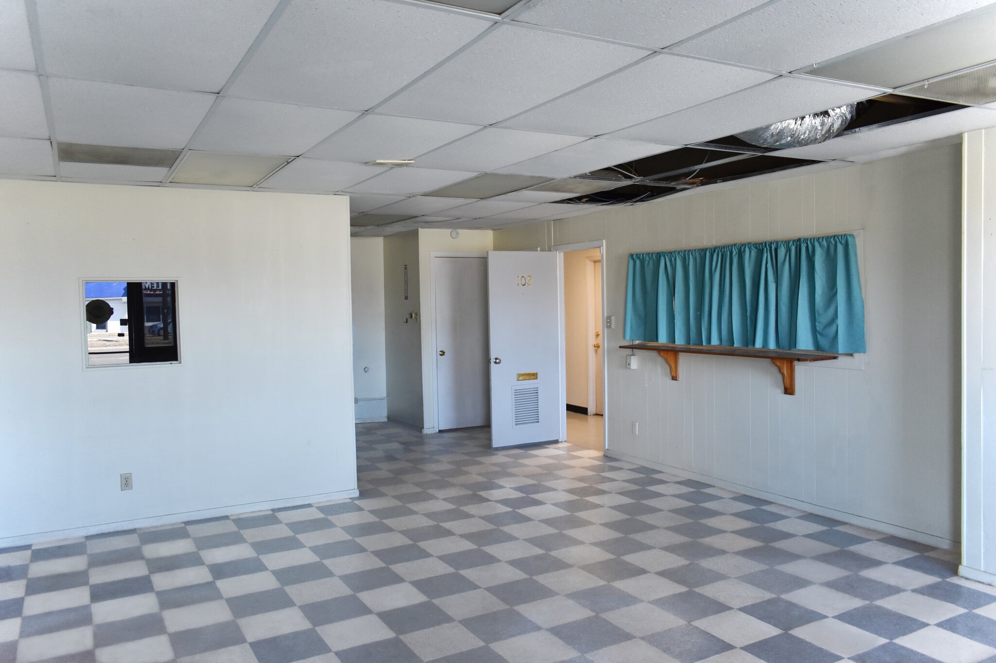 906 S 14th St, Kingsville, TX for lease Interior Photo- Image 1 of 2