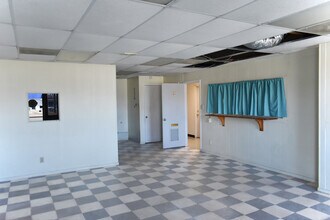 906 S 14th St, Kingsville, TX for lease Interior Photo- Image 1 of 2