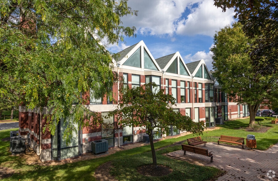 2 Reservoir Cir, Pikesville, MD for lease - Building Photo - Image 2 of 4