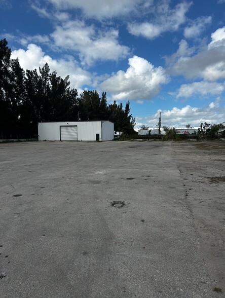 4701 Oakes Rd, Davie, FL for lease - Building Photo - Image 2 of 5