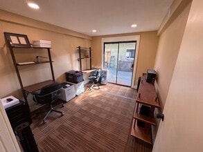 409 Harvard Ave, Claremont, CA for lease Interior Photo- Image 2 of 5