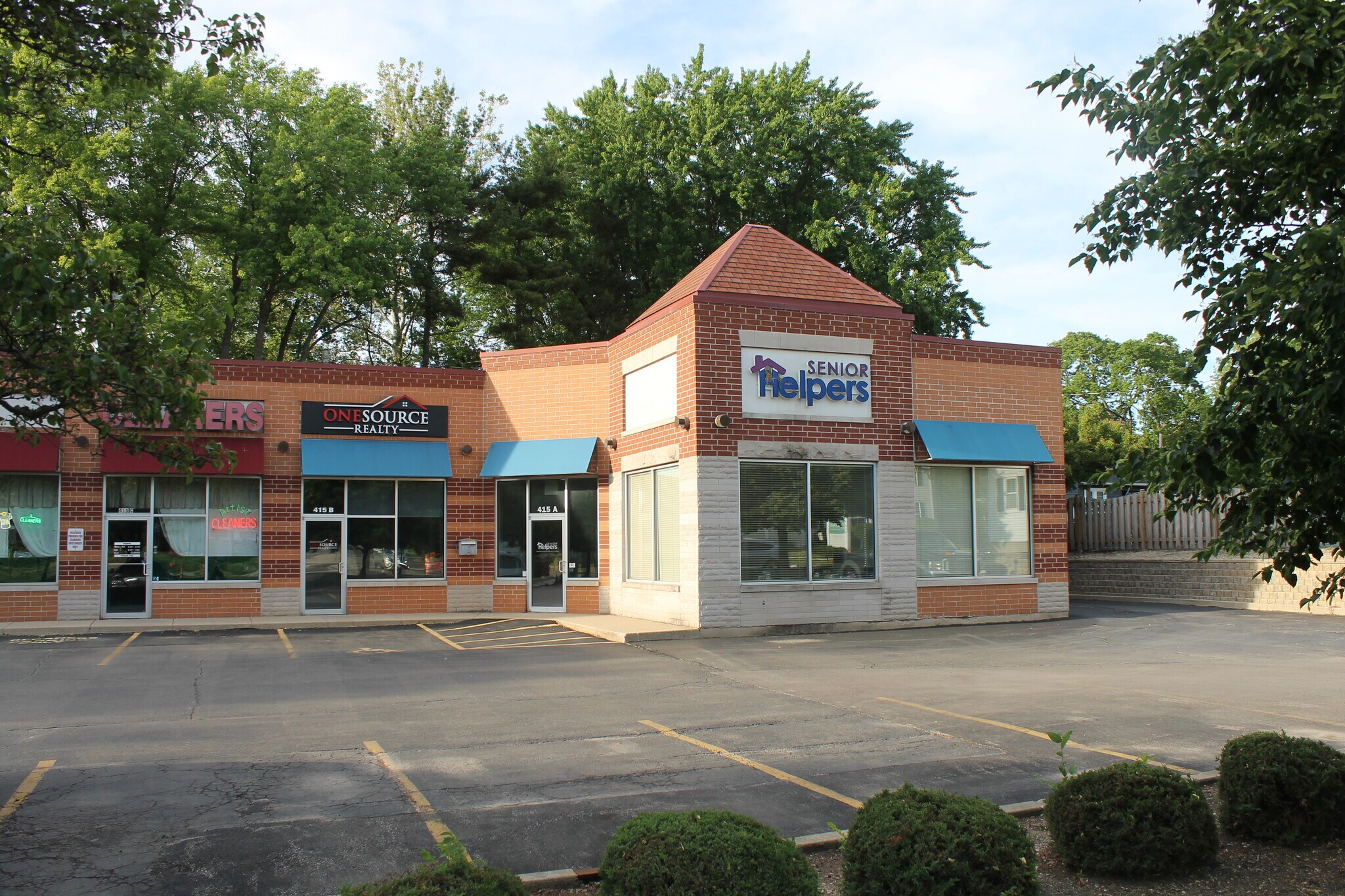 415 E State St, Geneva, IL à louer Photo intérieure- Image 1 de 9