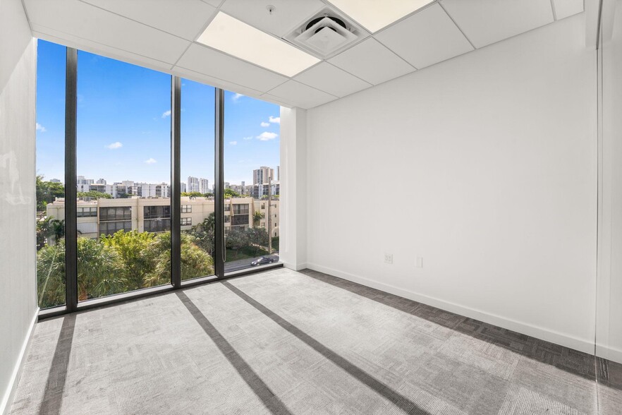 2980 NE 207th St, Aventura, FL for sale - Building Photo - Image 2 of 13