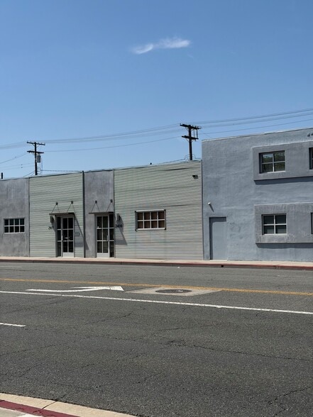 2409 W Empire Ave, Burbank, CA for lease - Building Photo - Image 3 of 7