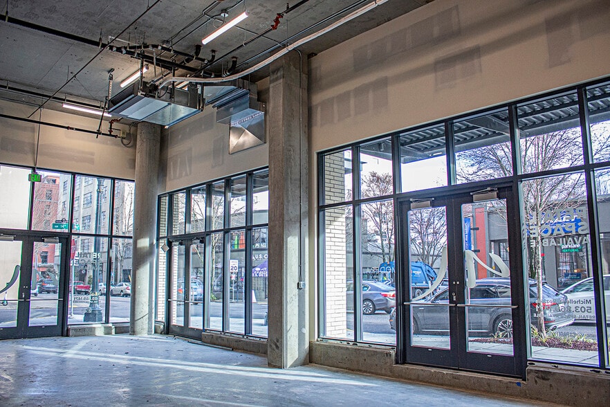 1430 NW Hoyt St, Portland, OR for lease - Interior Photo - Image 2 of 8