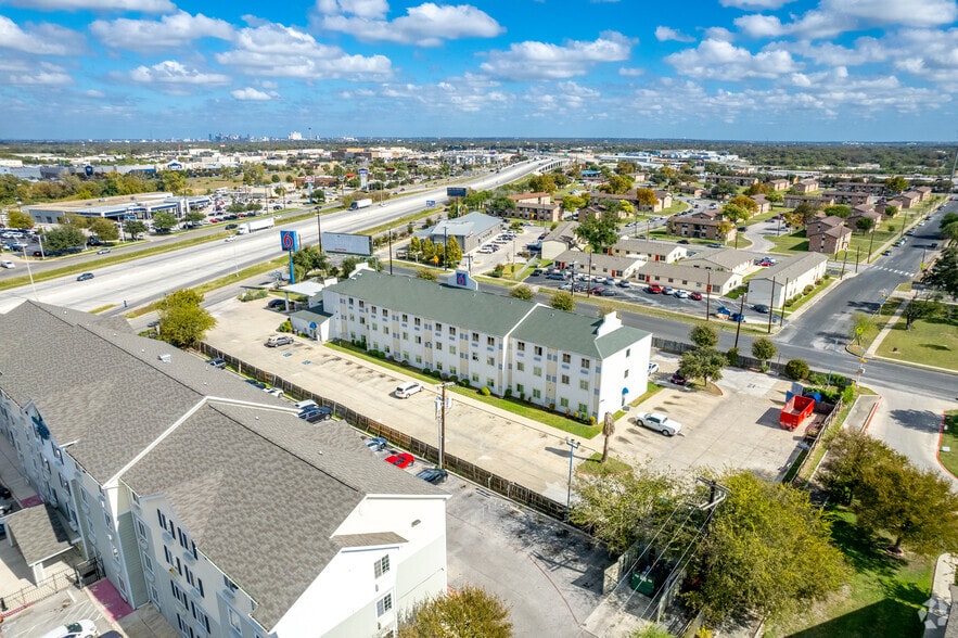 7950 Panam Expy S, San Antonio, TX for sale - Building Photo - Image 2 of 4