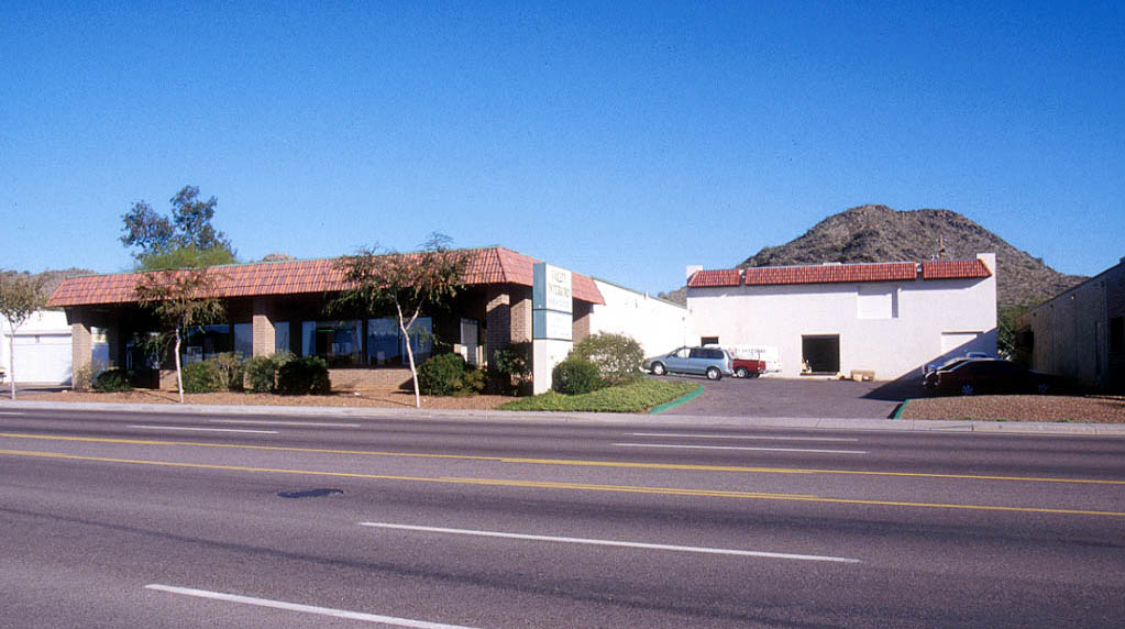 13407 N Cave Creek Rd, Phoenix, AZ à louer Photo principale- Image 1 de 2