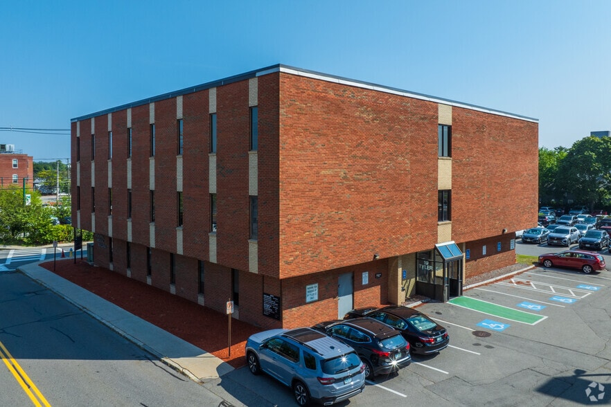 19 Tyler St, Nashua, NH for sale - Building Photo - Image 3 of 5