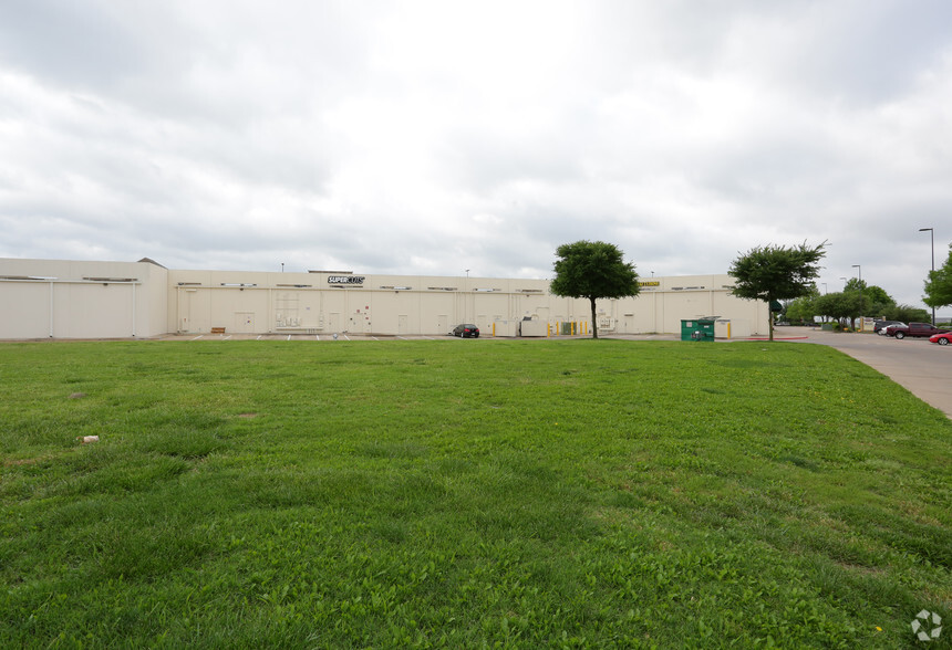 906 W McDermott Dr, Allen, TX for sale - Primary Photo - Image 1 of 2