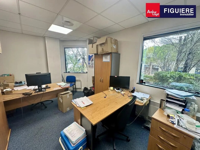 Office in Aix-en-Provence for lease - Building Photo - Image 2 of 8