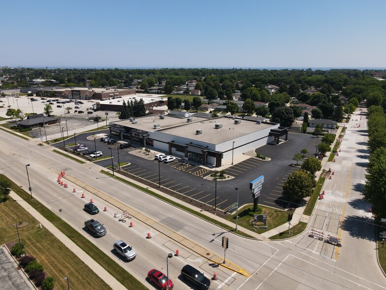 2811-2827 S Business Dr, Sheboygan, WI for lease - Aerial - Image 2 of 7