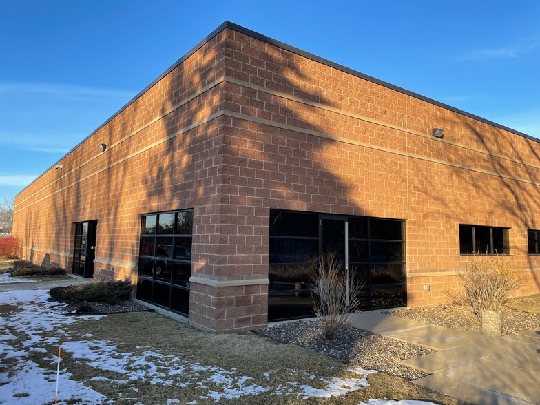 6103 Blue Circle Dr, Minnetonka, MN for lease - Building Photo - Image 1 of 14