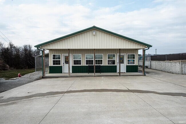 More details for 433 S Hickory Corner Rd, Vincennes, IN - Retail for Sale