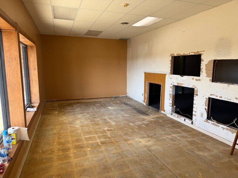 6001 N US Highway 31, Whiteland, IN à louer - Photo du bâtiment - Image 3 de 9