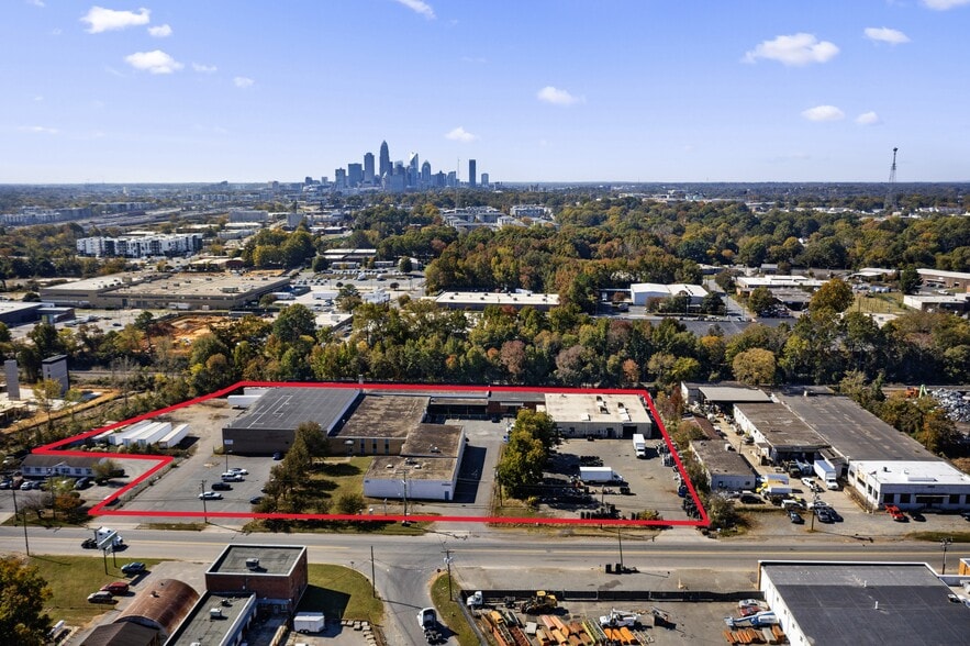 231 Atando Ave, Charlotte, NC for lease - Building Photo - Image 1 of 9