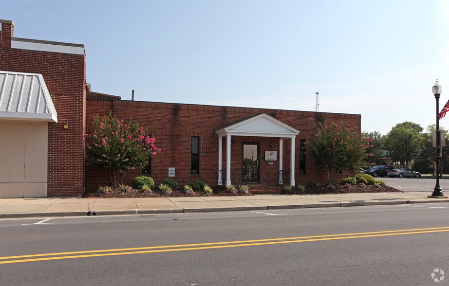 166 E Main Ave, Gastonia, NC à louer - Photo du bâtiment - Image 2 de 2
