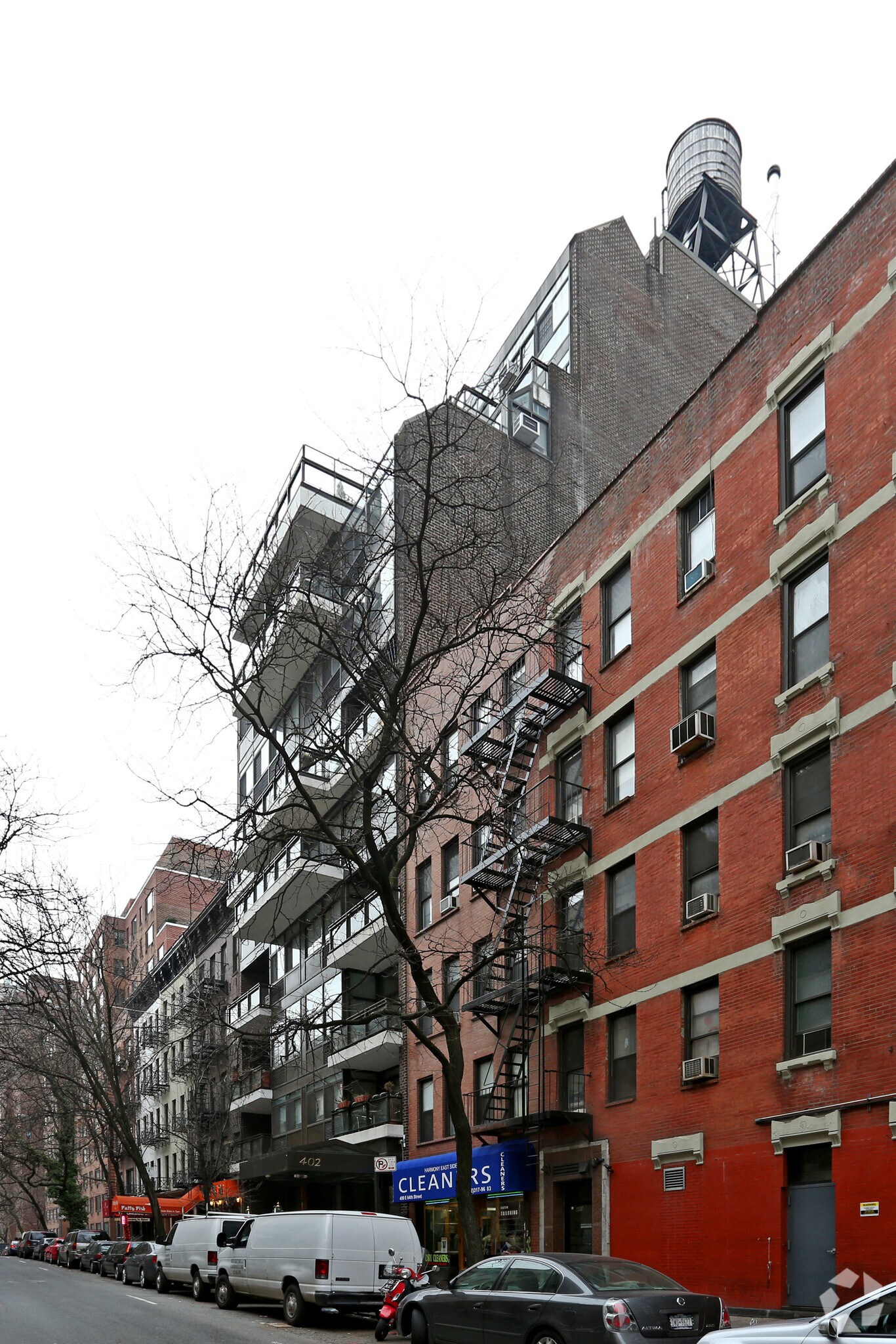 400 E 64th St, New York, NY à louer Photo du bâtiment- Image 1 de 14