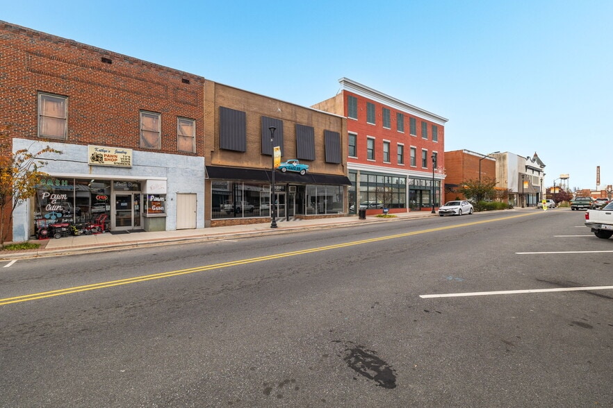 128 S Scales St, Reidsville, NC for sale - Building Photo - Image 3 of 23