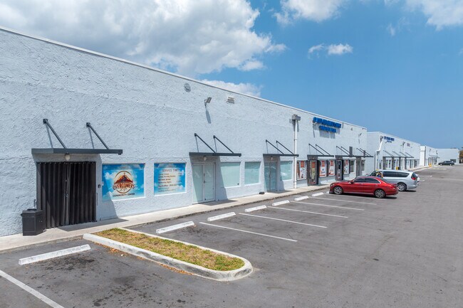 Plus de détails pour 3927-3999 NW 19th St, Lauderdale Lakes, FL - Local d'activités, Industriel à louer