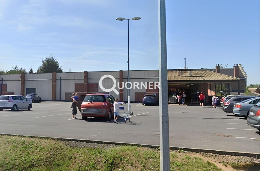 Commerce de détail dans Recquignies à louer - Photo du bâtiment - Image 2 de 4