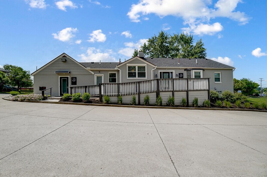 235 W Franklin St, Centerville, OH à louer - Photo du bâtiment - Image 2 de 77