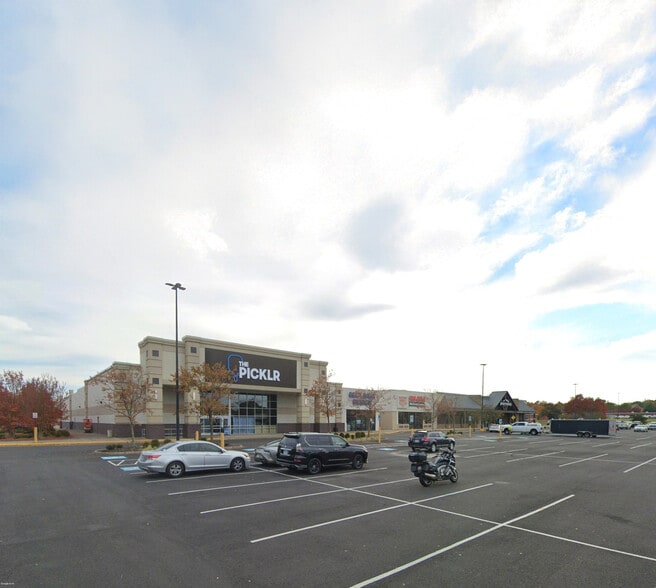 3700 Plank Rd, Fredericksburg, VA for lease - Building Photo - Image 2 of 3
